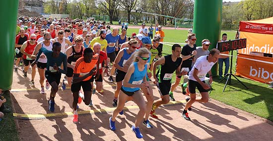 32. Forstenrieder Volkslauf 2018 am 14.04.2018 Start 10 km Lauf (Foto: Martin Schmitz)